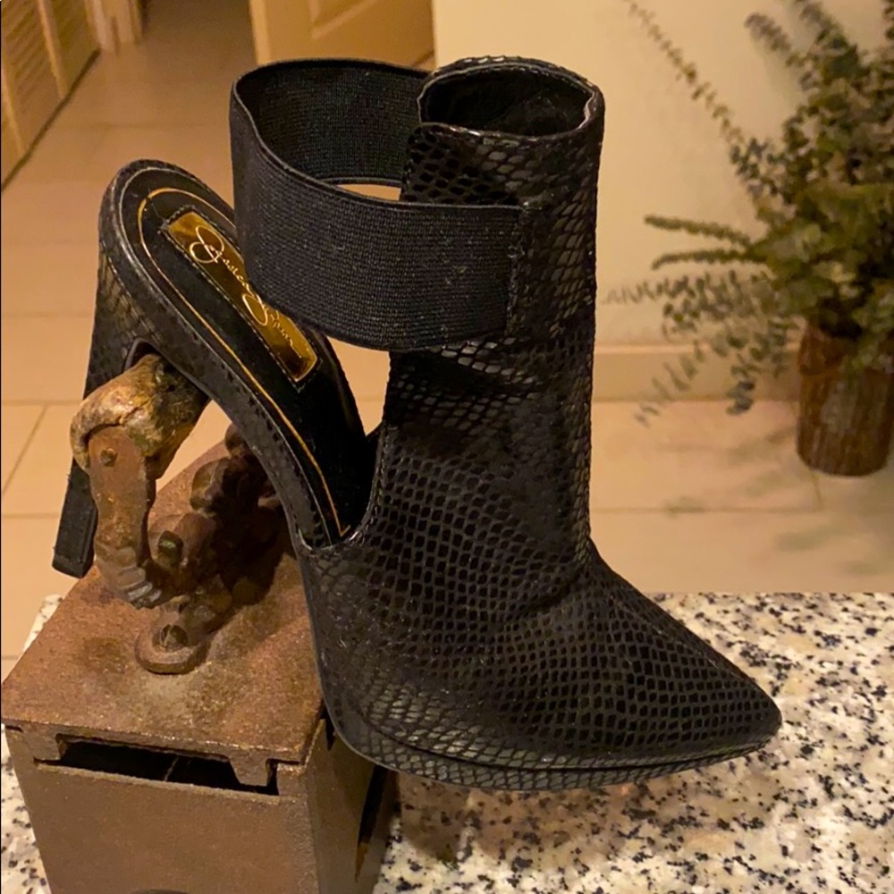 Jessica Simpson sling  black heels